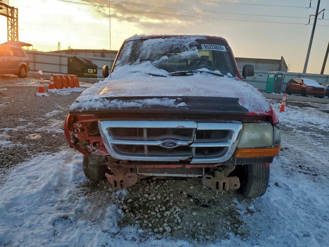 1998 Ford Ranger Burgundy vin: 1FTYR10C5WPA65175