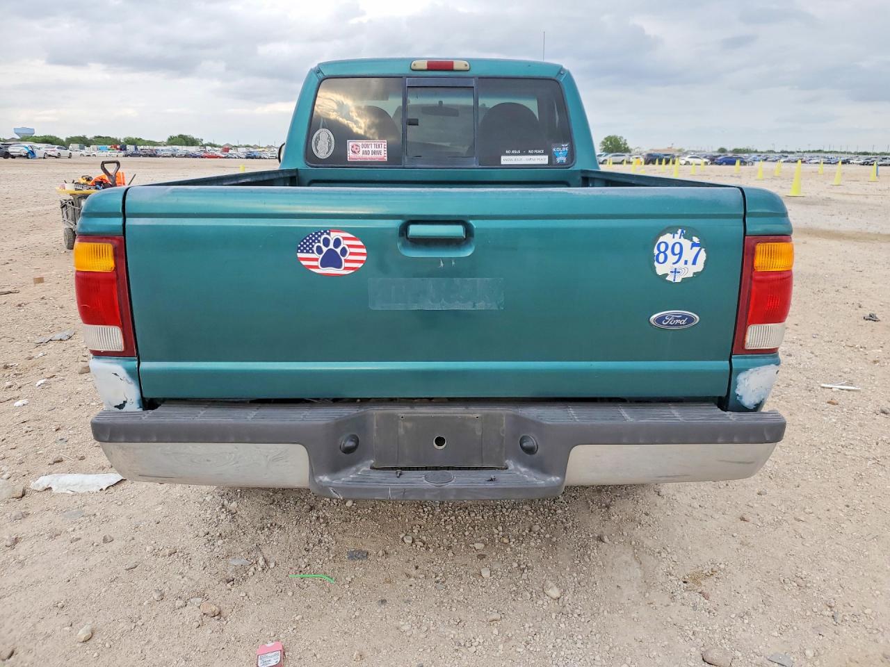1998 Ford Ranger Green vin: 1FTYR10C5WUD12843