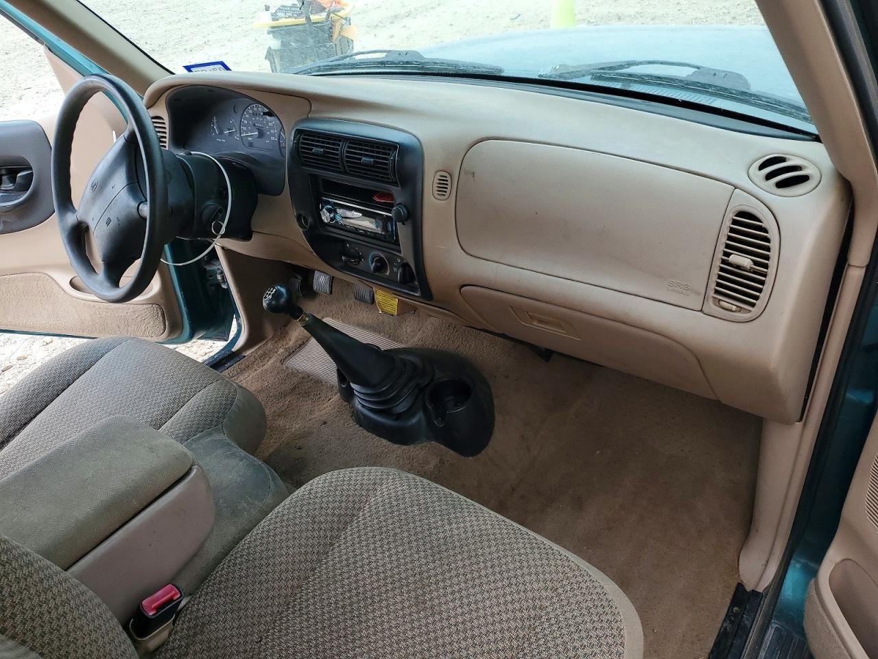 1998 Ford Ranger Green vin: 1FTYR10C5WUD12843