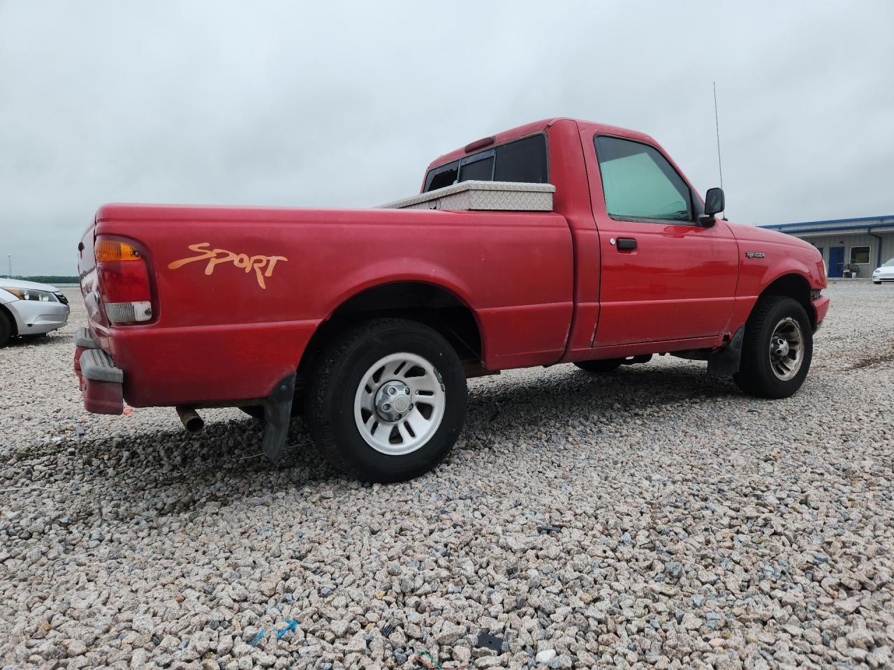 1999 Ford Ranger Red vin: 1FTYR10C5XTA95186