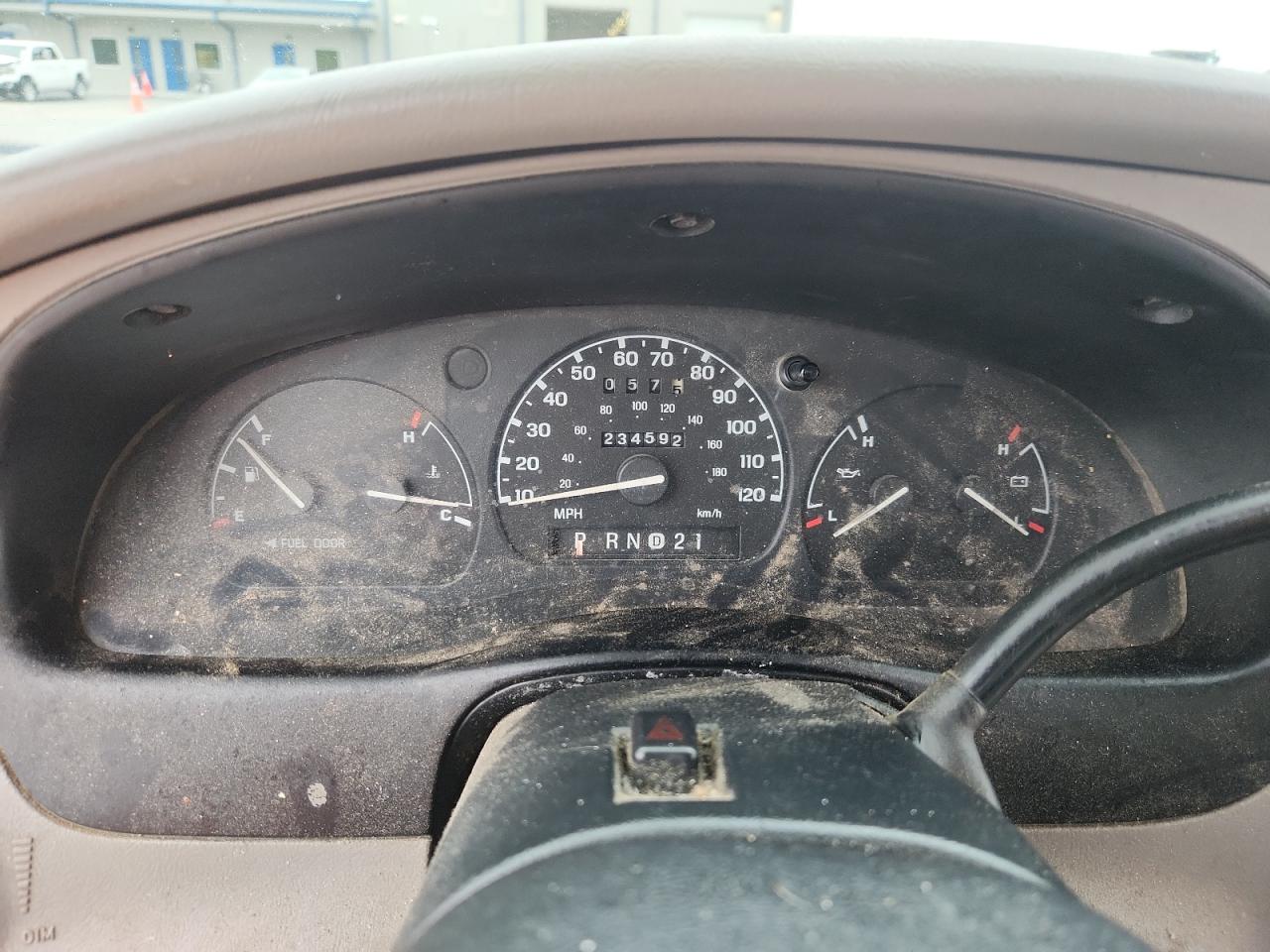 1999 Ford Ranger Red vin: 1FTYR10C5XTA95186