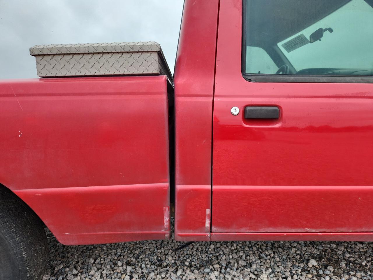 1999 Ford Ranger Red vin: 1FTYR10C5XTA95186