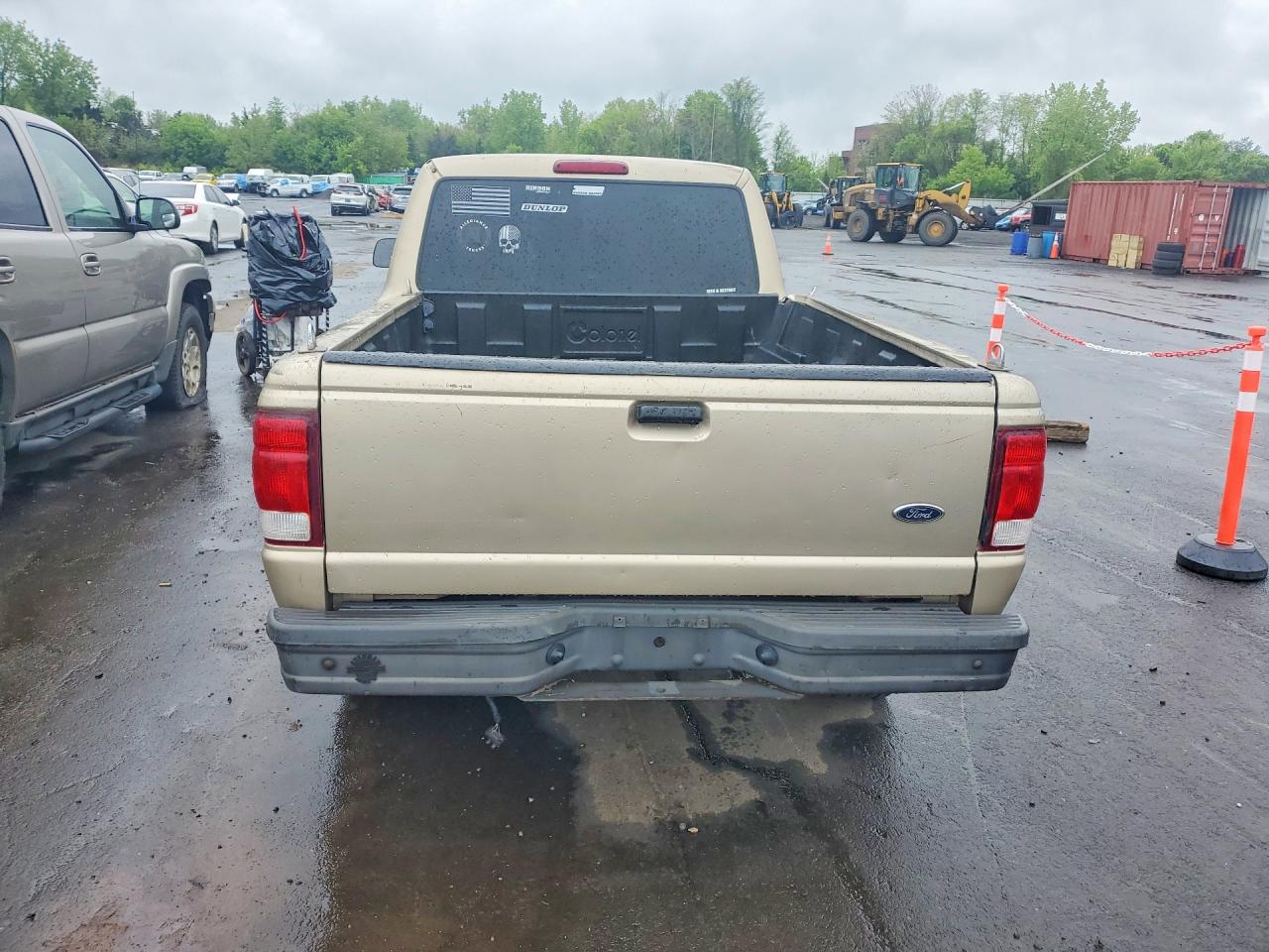 2000 Ford Ranger Gold vin: 1FTYR10C5YTA99577