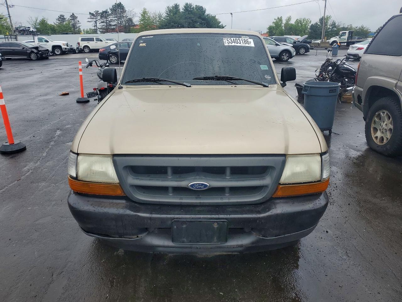 2000 Ford Ranger Gold vin: 1FTYR10C5YTA99577