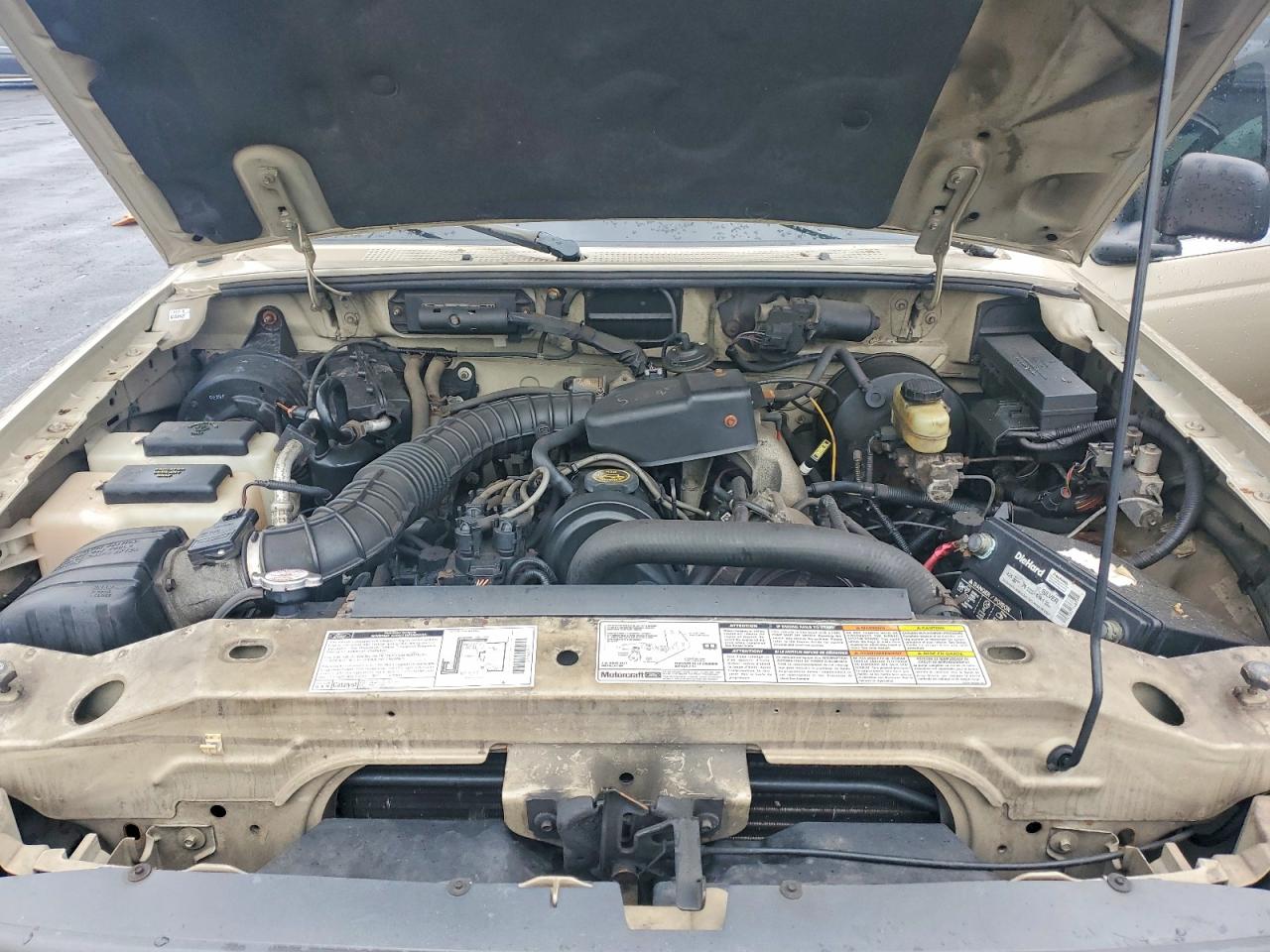 2000 Ford Ranger Gold vin: 1FTYR10C5YTA99577