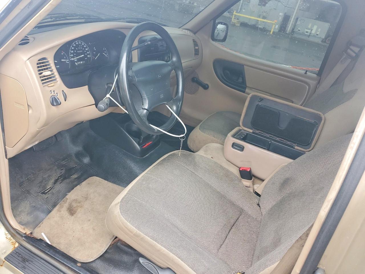 2000 Ford Ranger Gold vin: 1FTYR10C5YTA99577