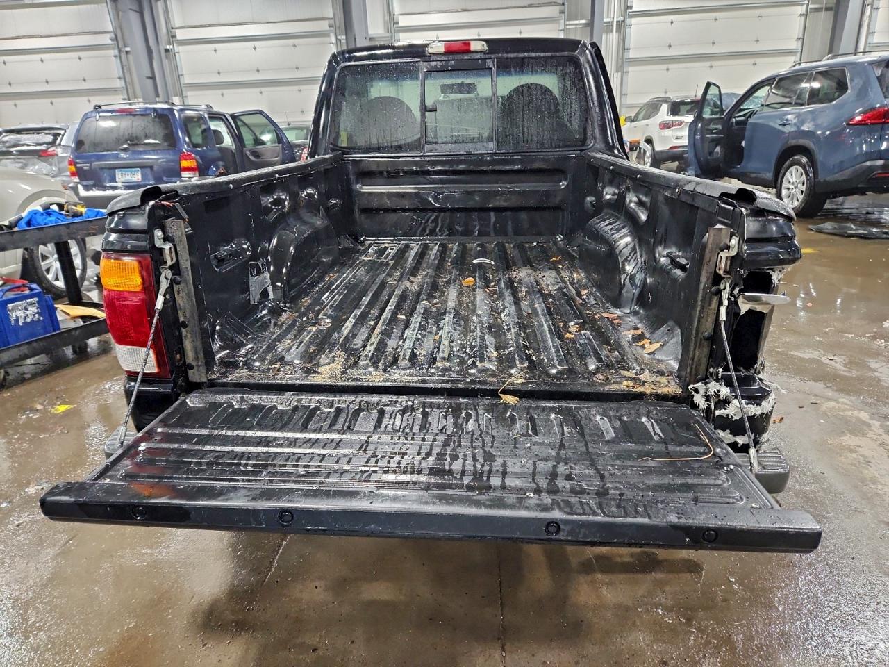 1998 Ford Ranger Black vin: 1FTYR10C6WPA55481