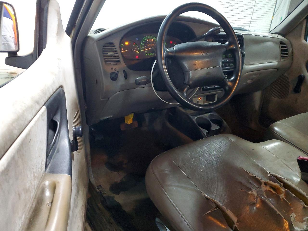 2000 Ford Ranger White vin: 1FTYR10C6YTA35466