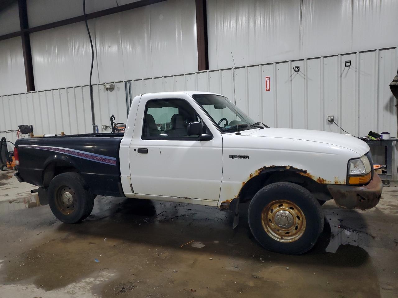 2000 Ford Ranger White vin: 1FTYR10C6YTA35466 Damage: Right Rocker Panel, Severe Damage, Replacement Required