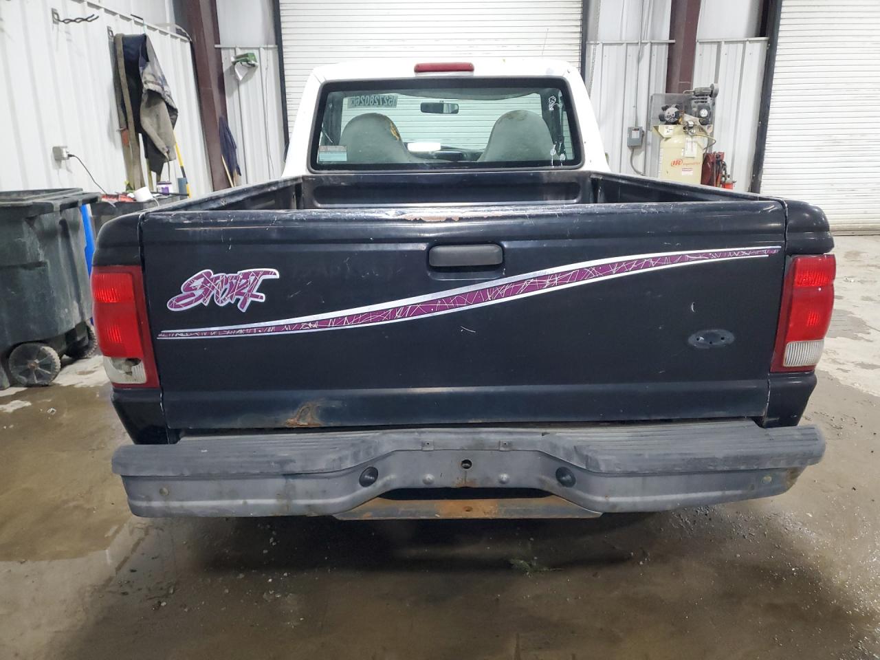 2000 Ford Ranger White vin: 1FTYR10C6YTA35466 Damage: Tailgate, Dent(S) W/ Paint Dmg, 3 To 4 Inches