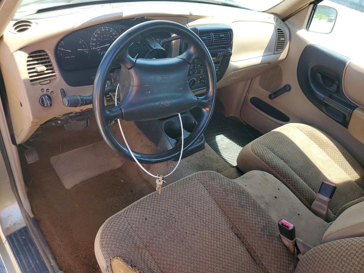 1999 Ford Ranger Beige vin: 1FTYR10C7XUB96790