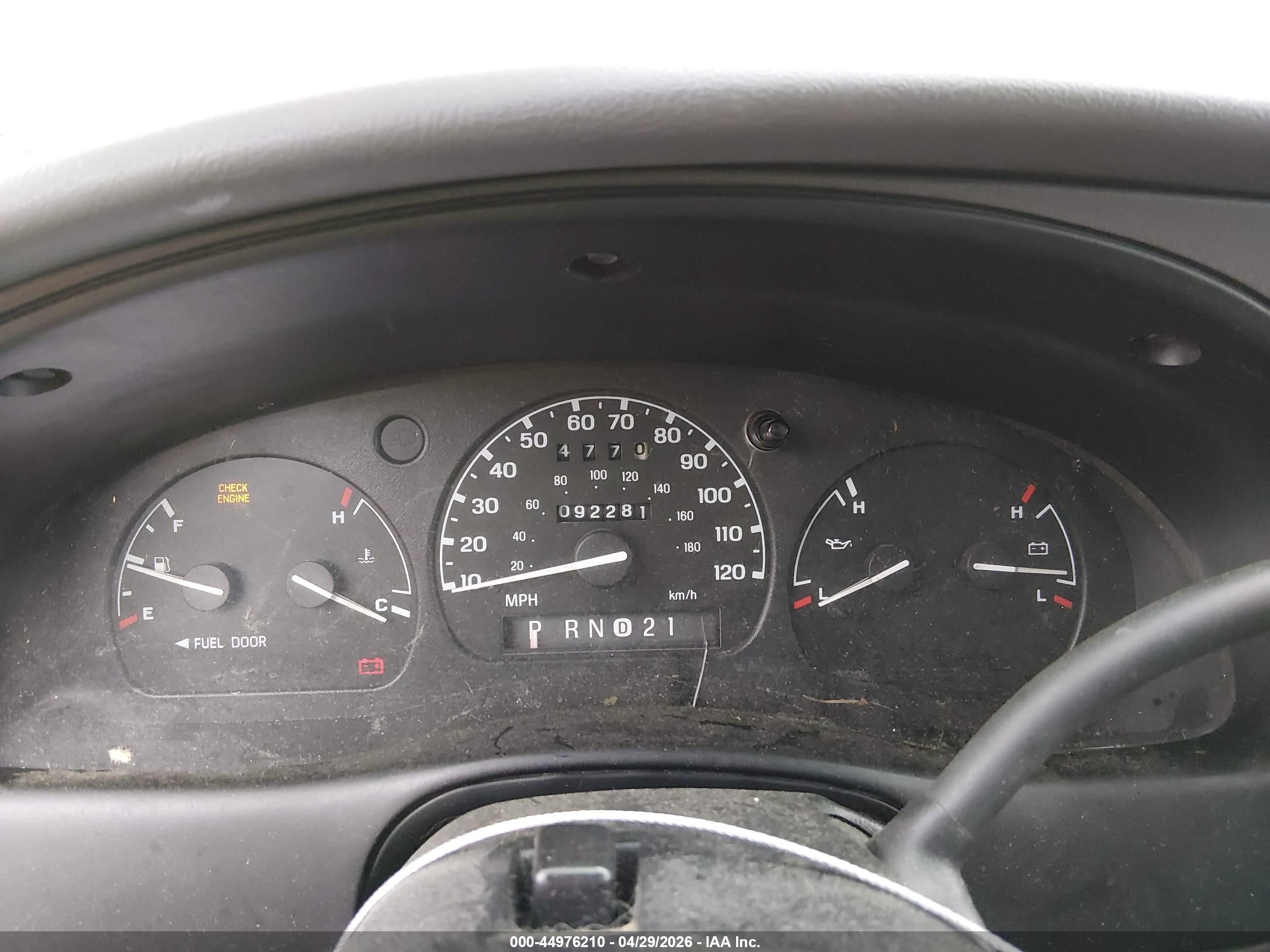 2000 Ford Ranger Xl/xlt Red vin: 1FTYR10C7YTB30585