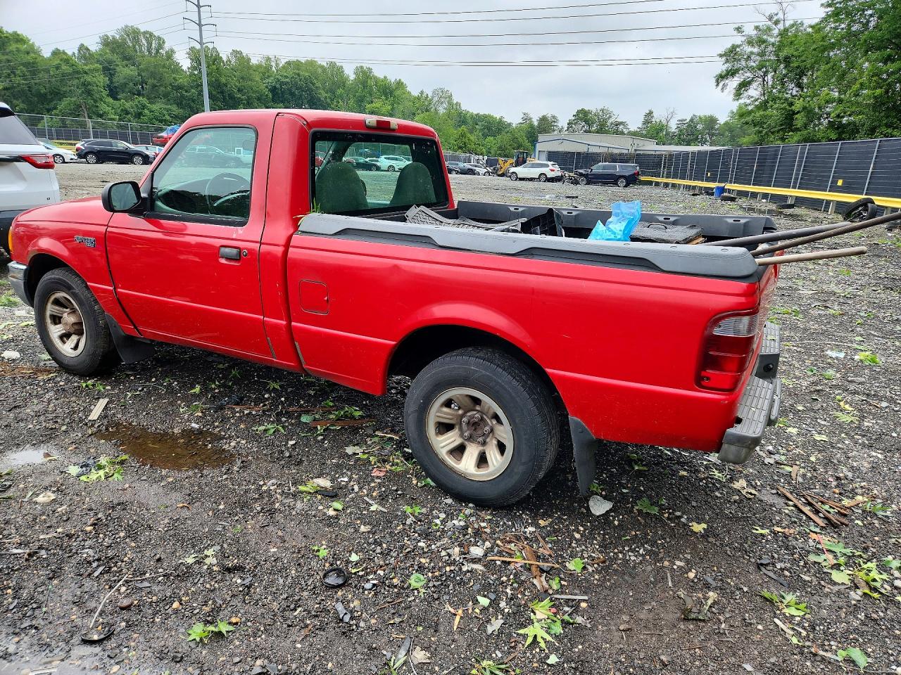2001 Ford Ranger Red vin: 1FTYR10C81TA09912
