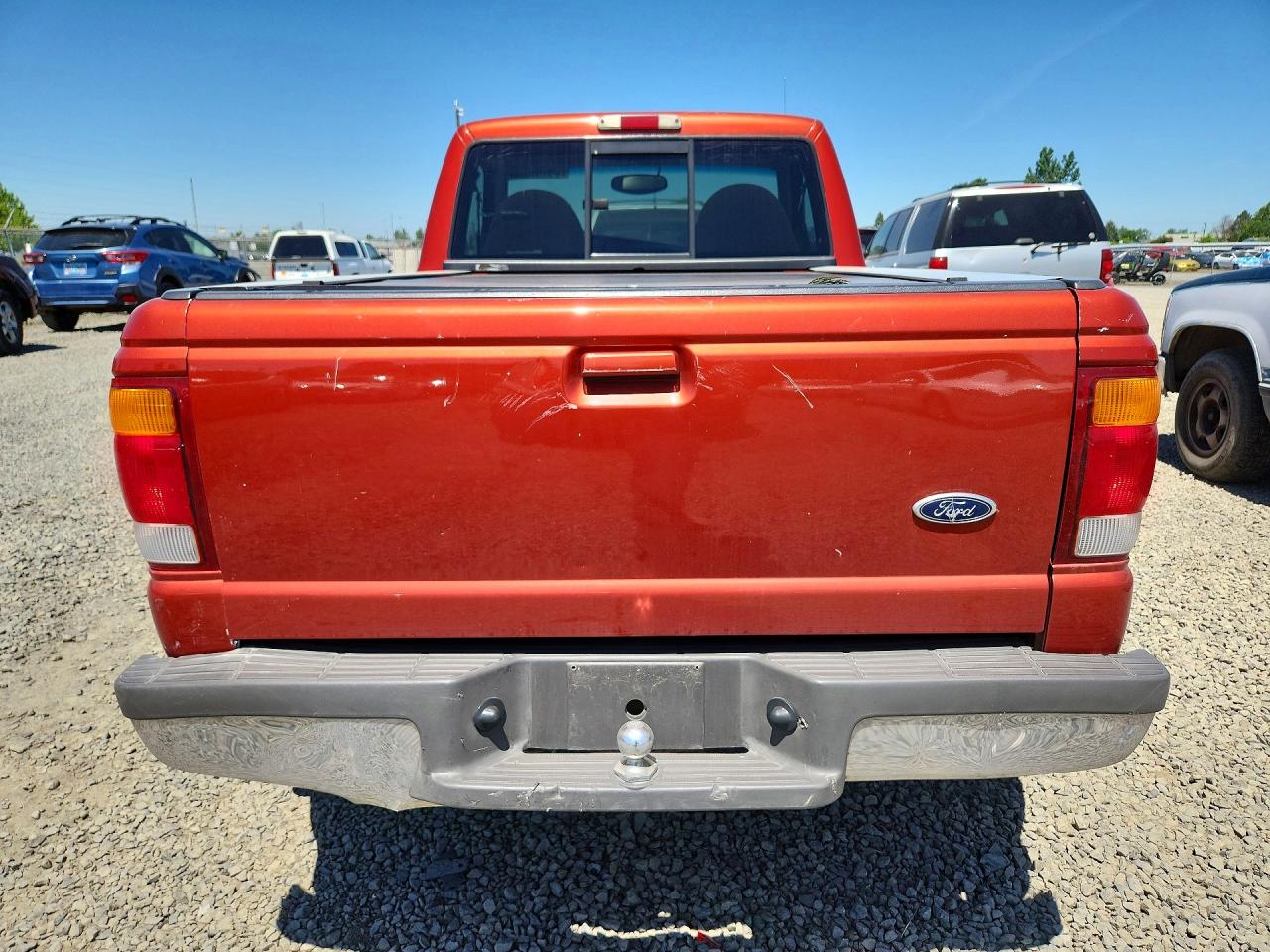 1998 Ford Ranger Red vin: 1FTYR10C8WPA98719