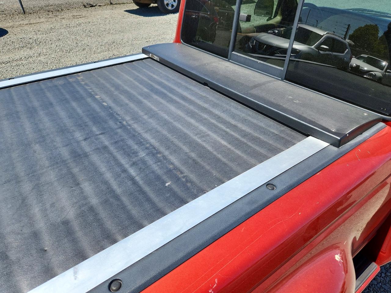 1998 Ford Ranger Red vin: 1FTYR10C8WPA98719