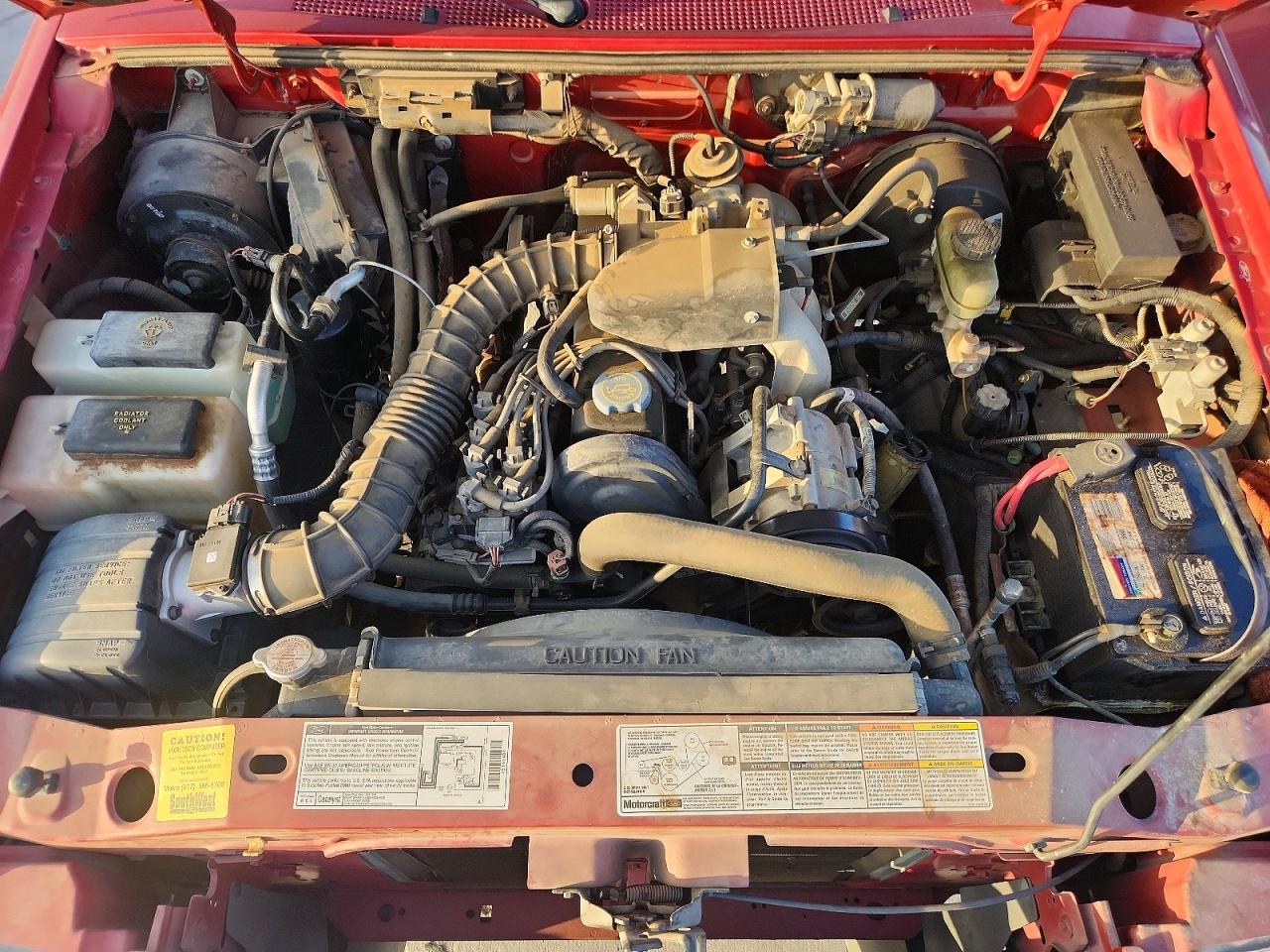 2000 Ford Ranger Red vin: 1FTYR10C8YPB16722