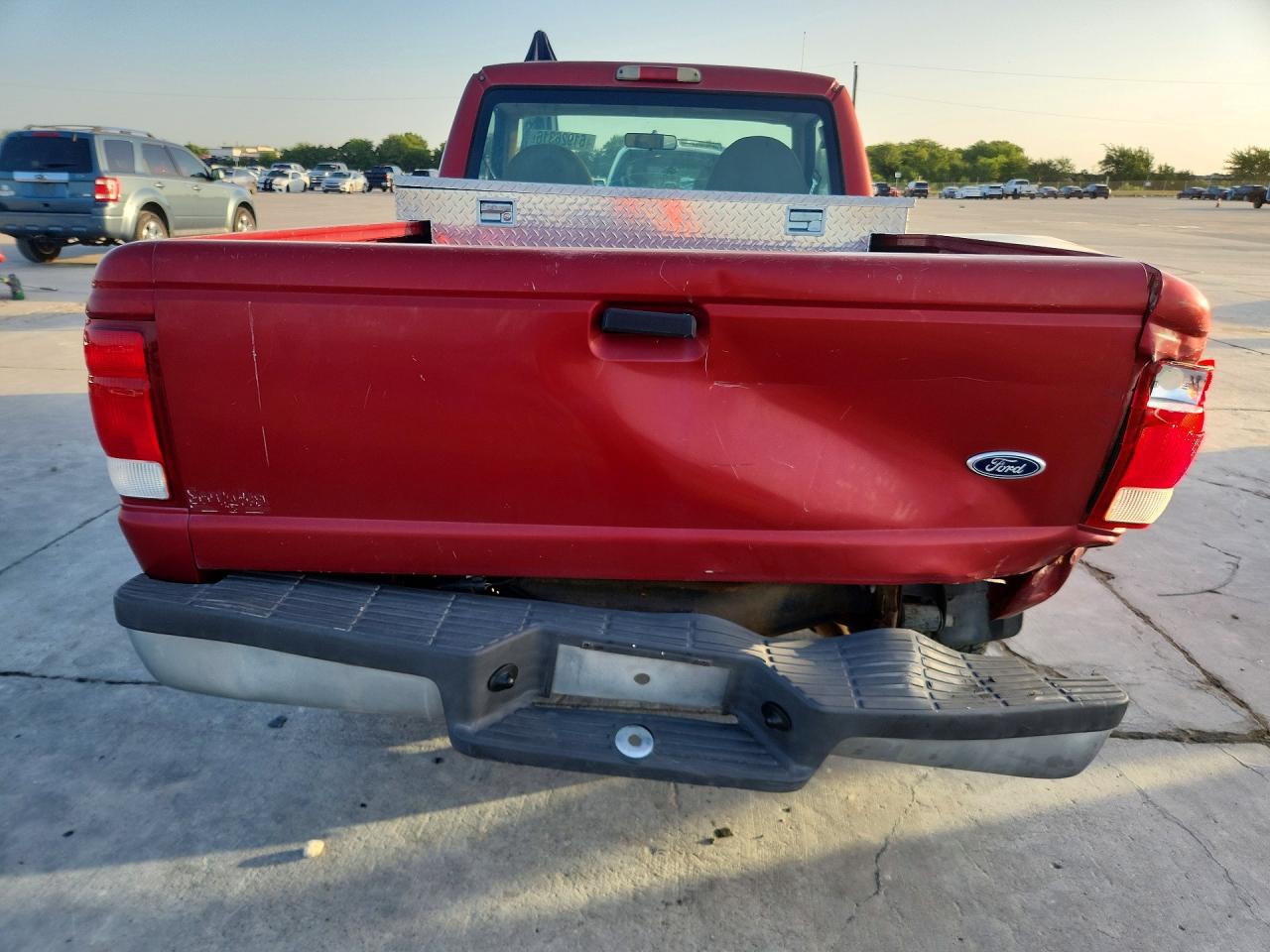 2000 Ford Ranger Red vin: 1FTYR10C8YPB16722