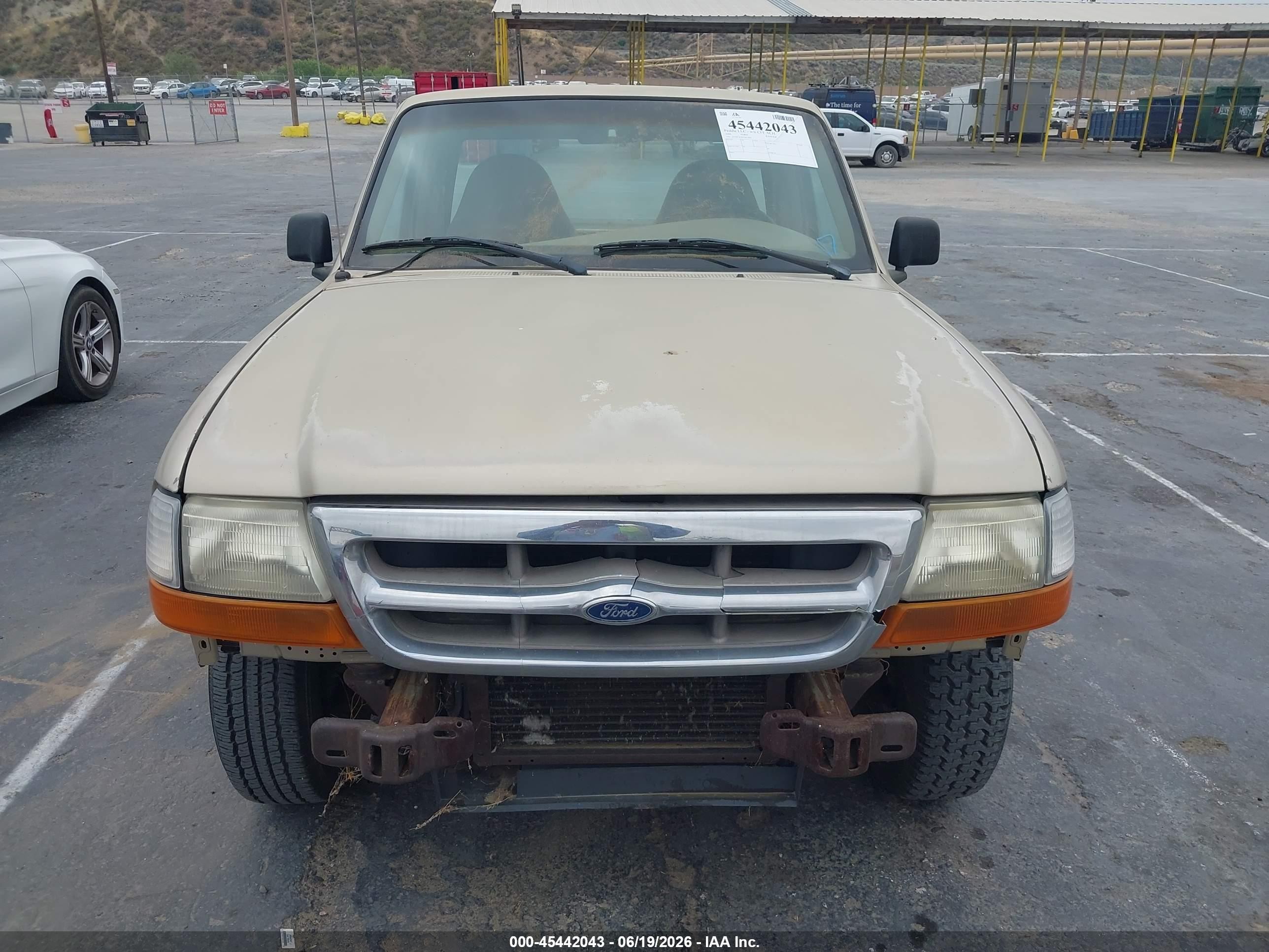 2000 Ford Ranger Xl/xlt Tan vin: 1FTYR10C8YTB22950