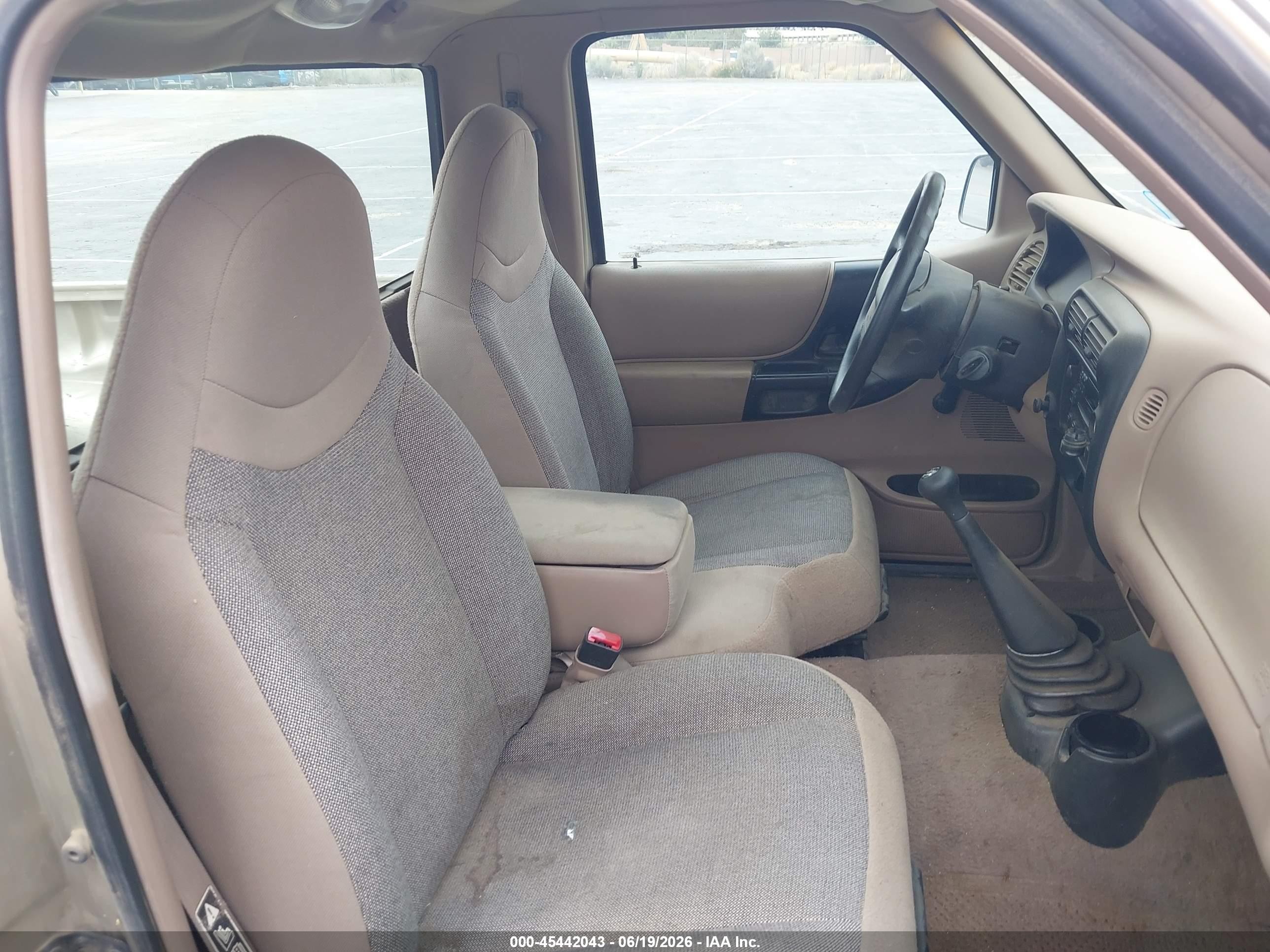 2000 Ford Ranger Xl/xlt Tan vin: 1FTYR10C8YTB22950