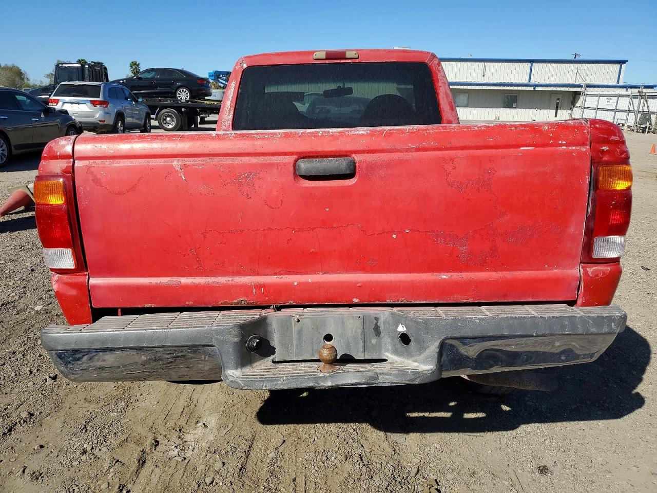 1998 Ford Ranger Red vin: 1FTYR10C9WUC95609