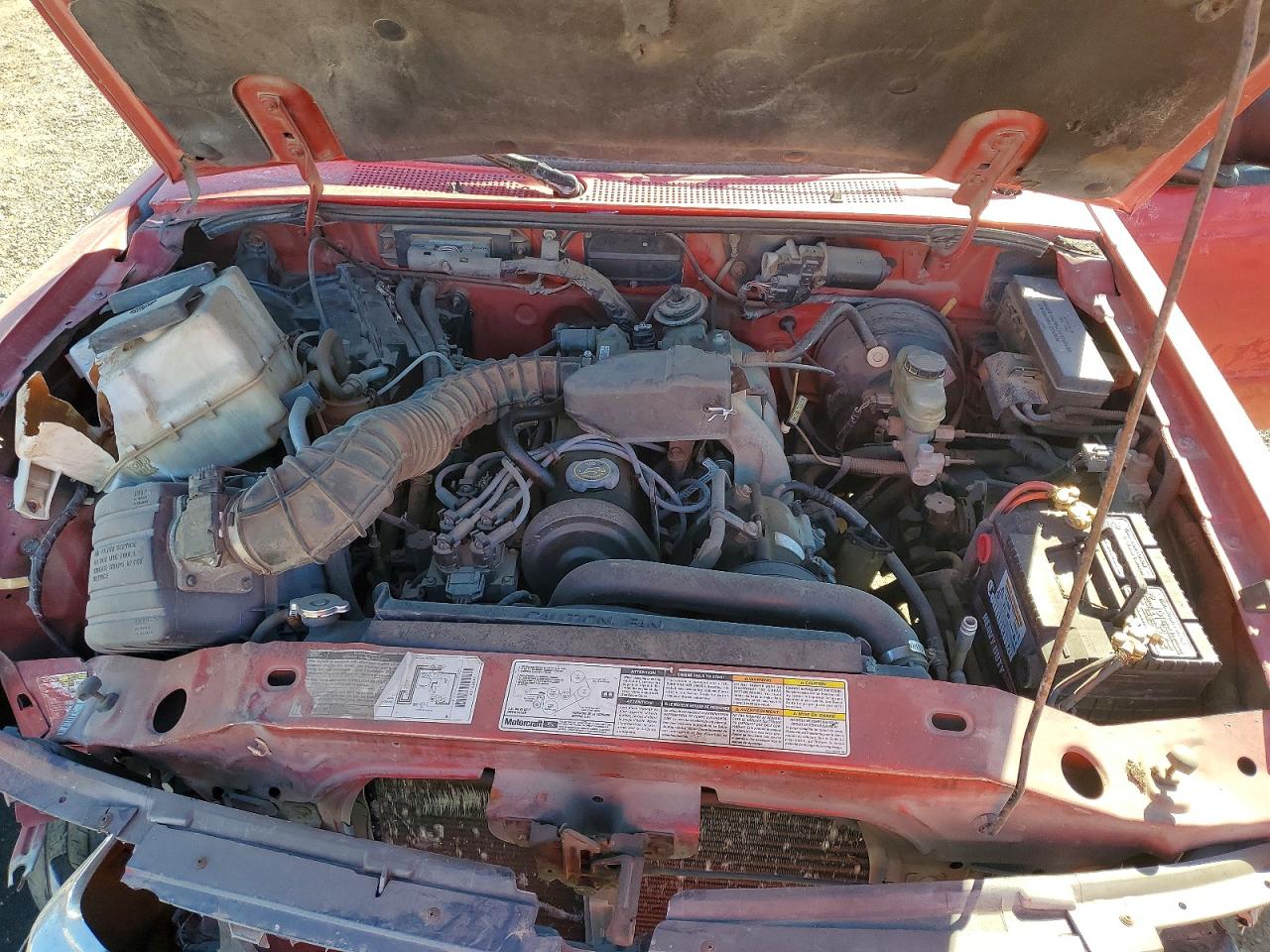 1998 Ford Ranger Red vin: 1FTYR10C9WUC95609