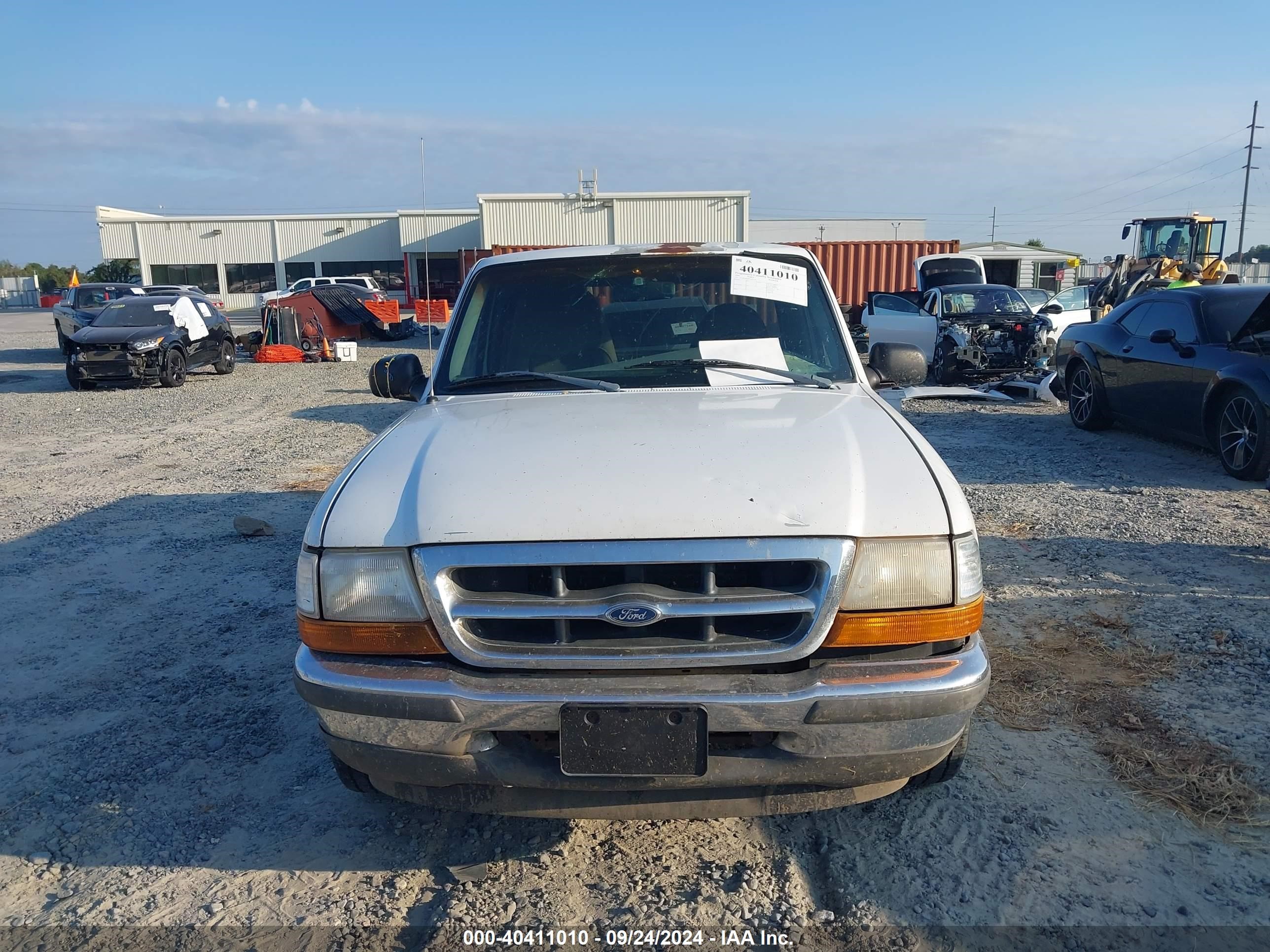 1999 Ford Ranger Xl/xlt White vin: 1FTYR10C9XTA65124