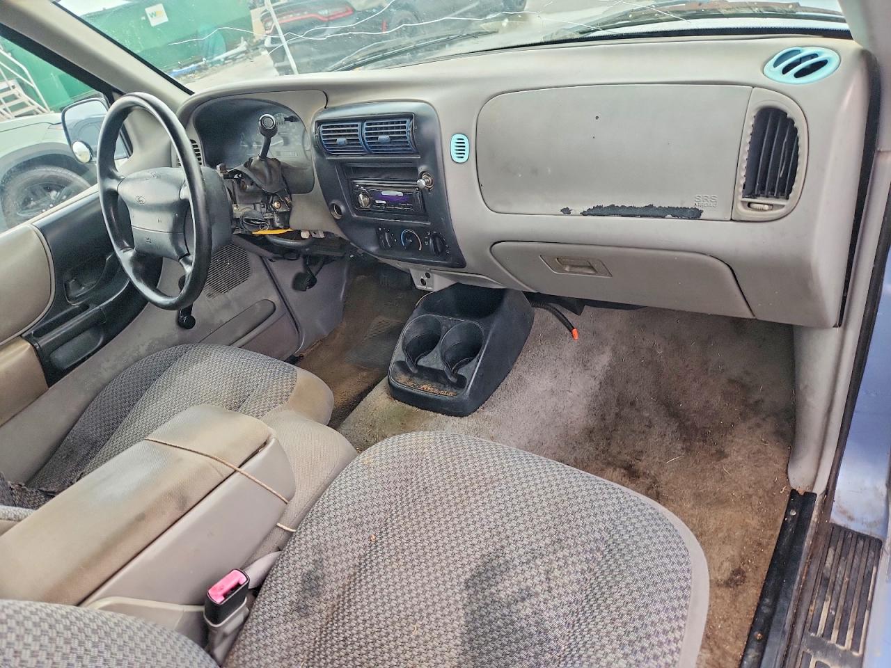 1998 Ford Ranger Blue vin: 1FTYR10CXWUB28305