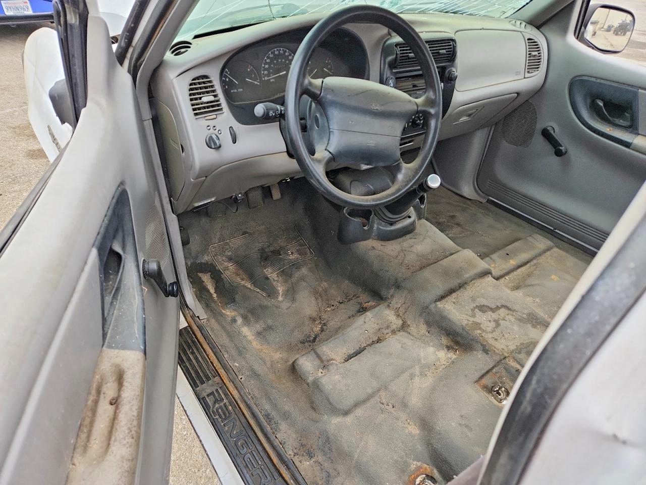 1999 Ford Ranger White vin: 1FTYR10CXXUA03497