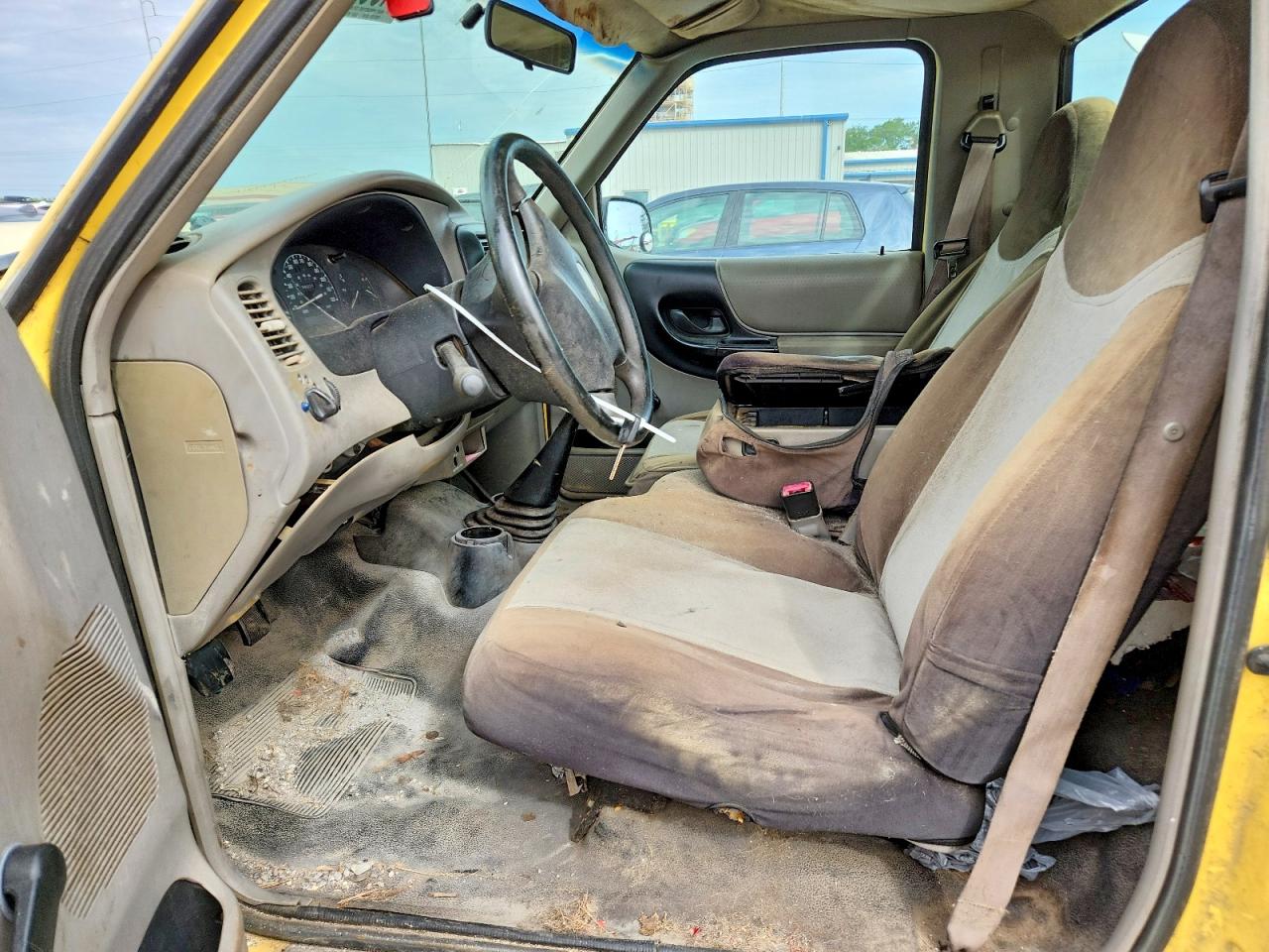 2000 Ford Ranger Yellow vin: 1FTYR10CXYTB01159