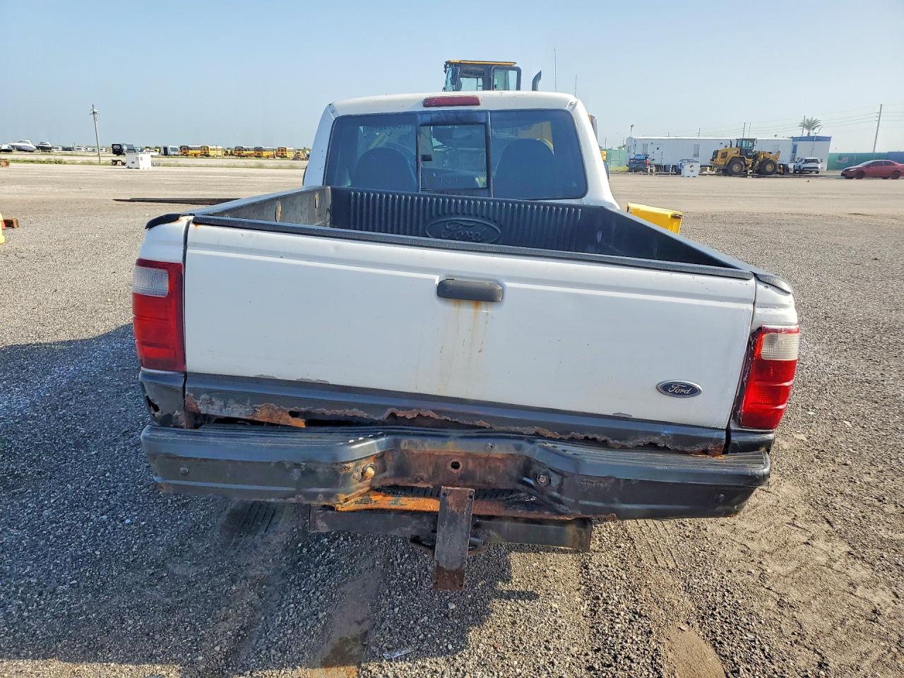 2002 Ford Ranger Белый vin: 1FTYR10D02PA37948
