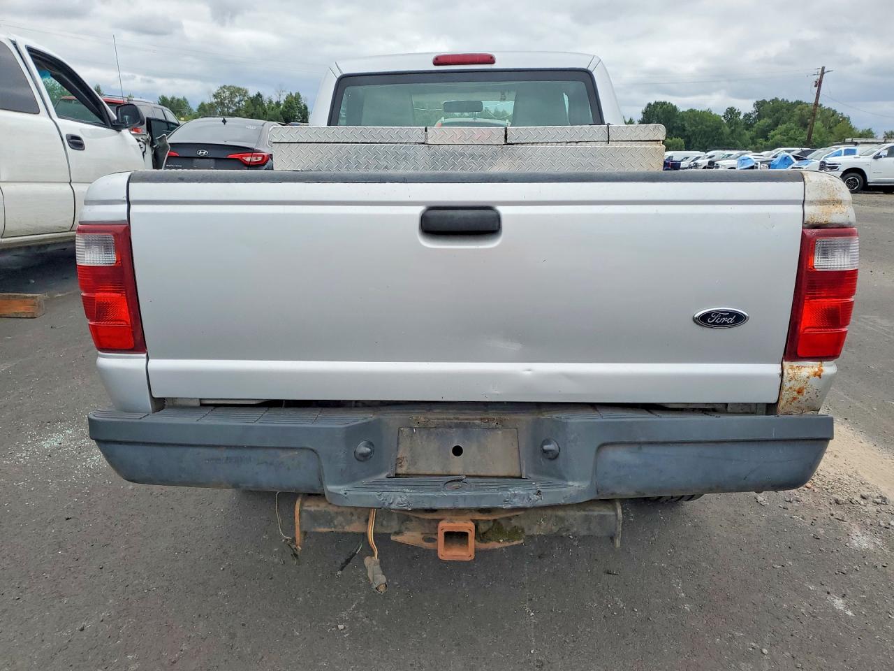 2004 Ford Ranger Silver vin: 1FTYR10D04PB61530