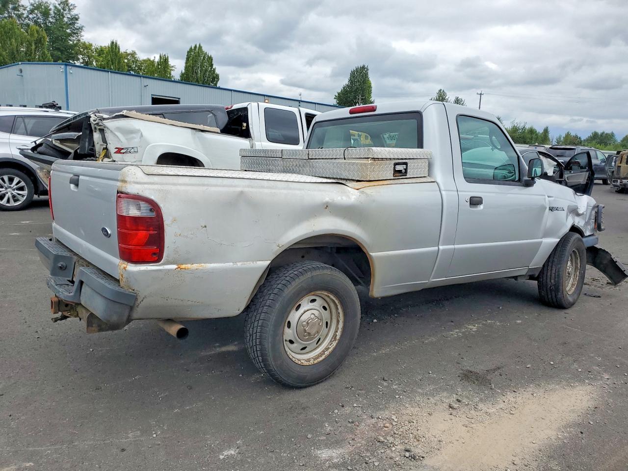 2004 Ford Ranger Silver vin: 1FTYR10D04PB61530
