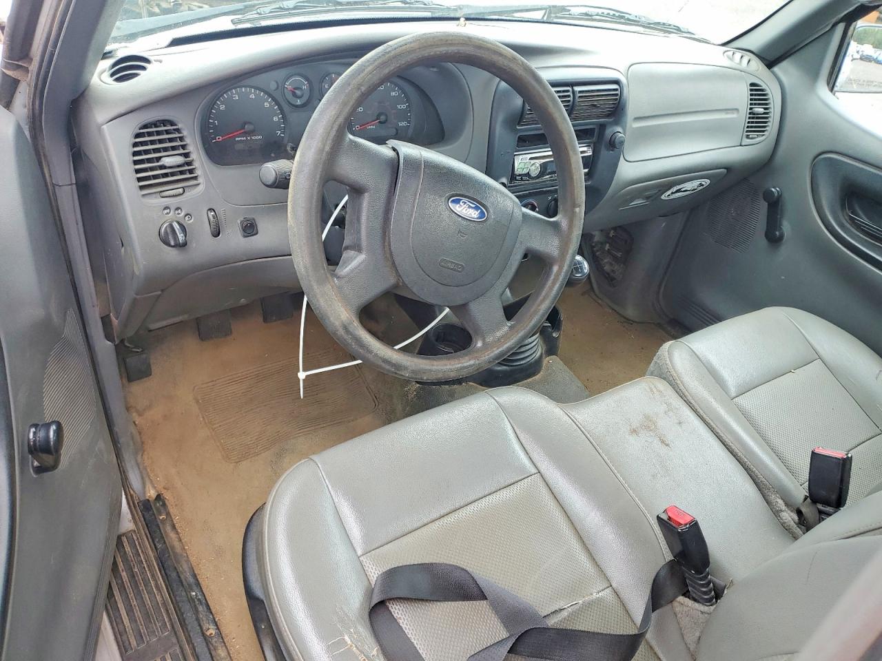 2004 Ford Ranger Silver vin: 1FTYR10D04PB61530