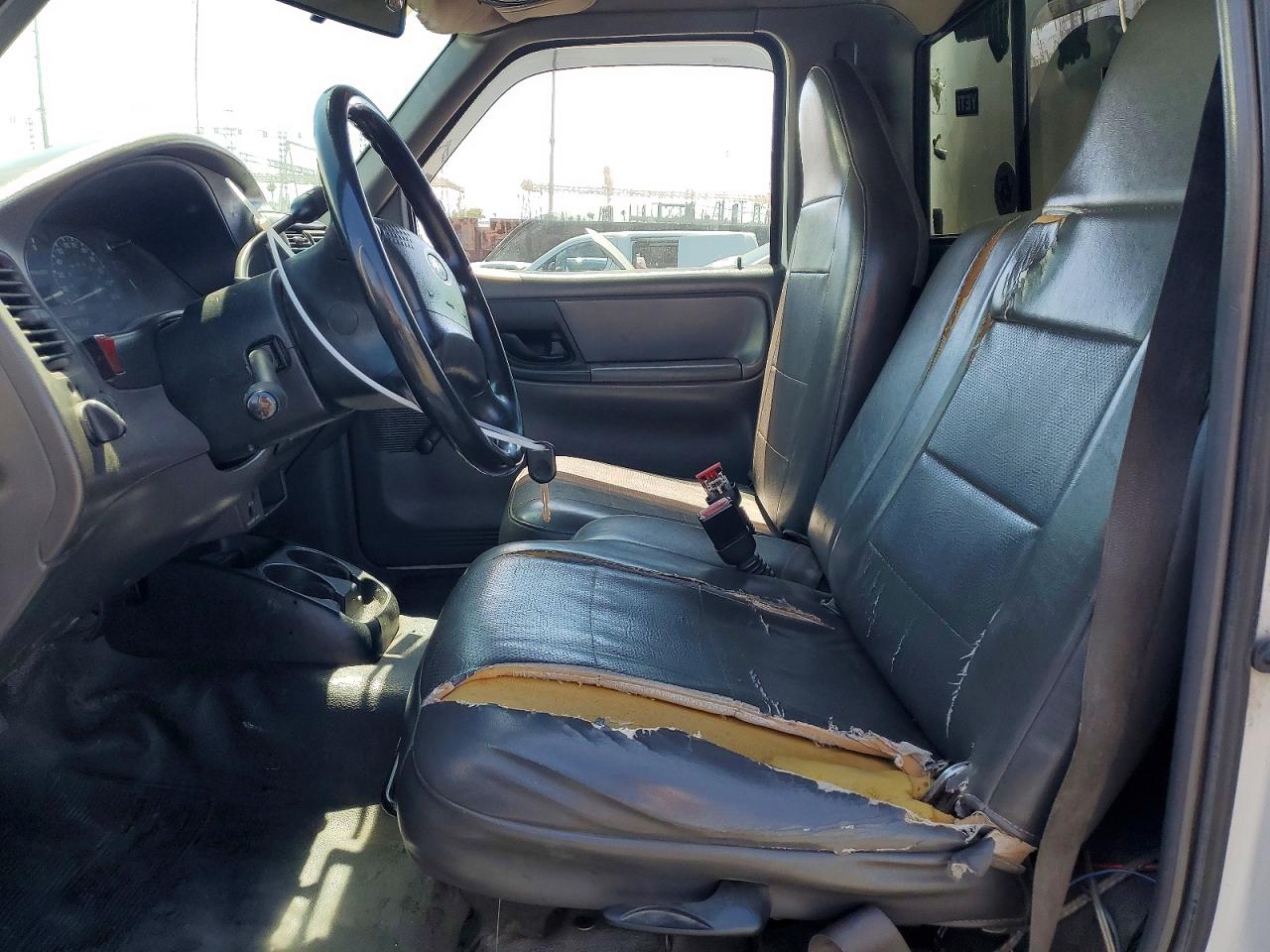 2001 Ford Ranger White vin: 1FTYR10D11PB22389