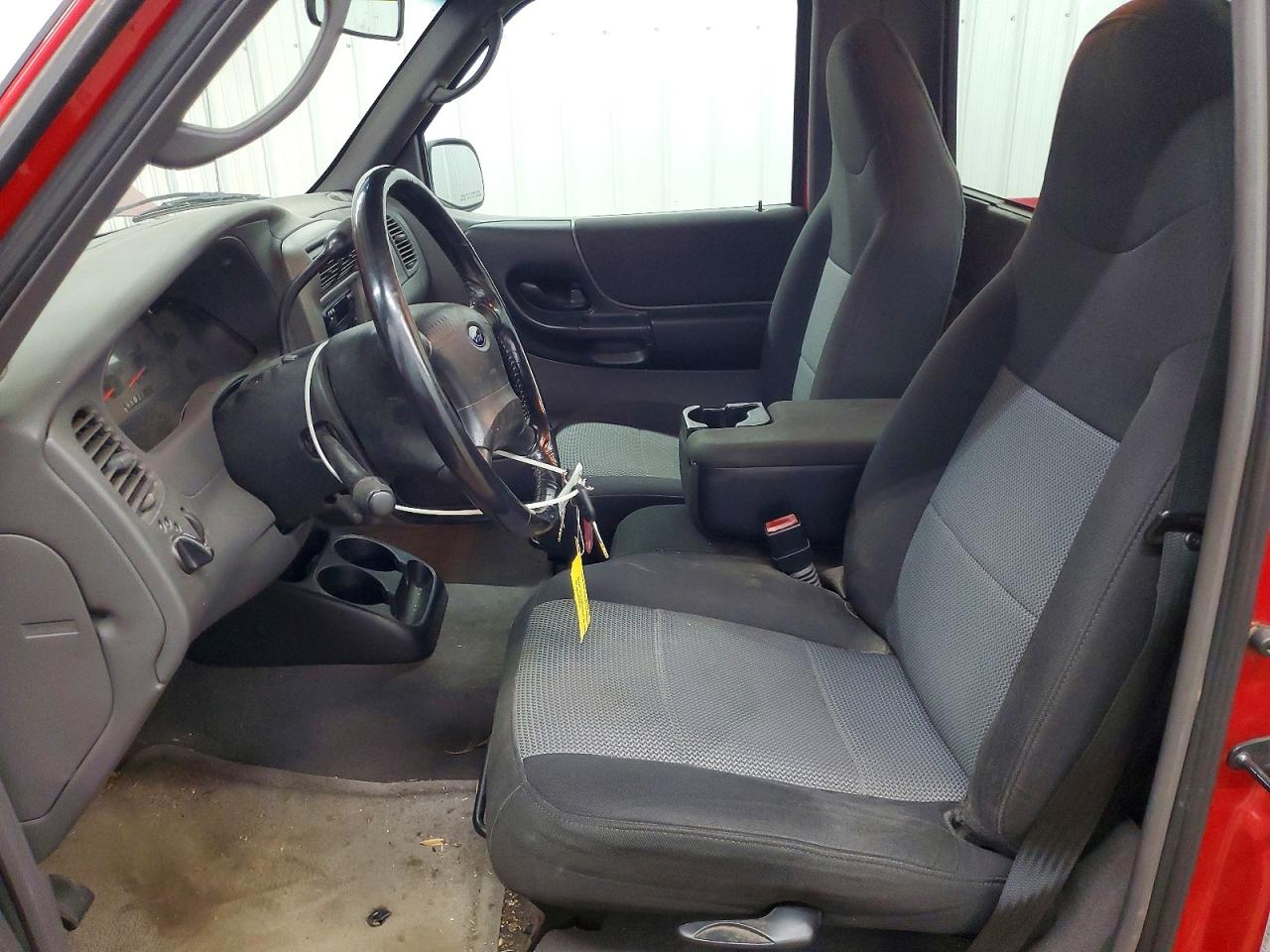 2003 Ford Ranger Red vin: 1FTYR10D13TA27700
