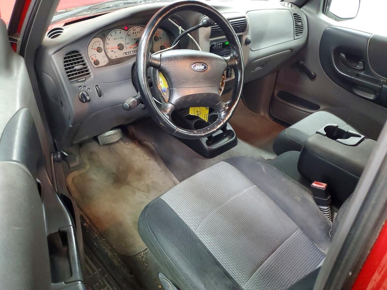 2003 Ford Ranger Red vin: 1FTYR10D13TA27700