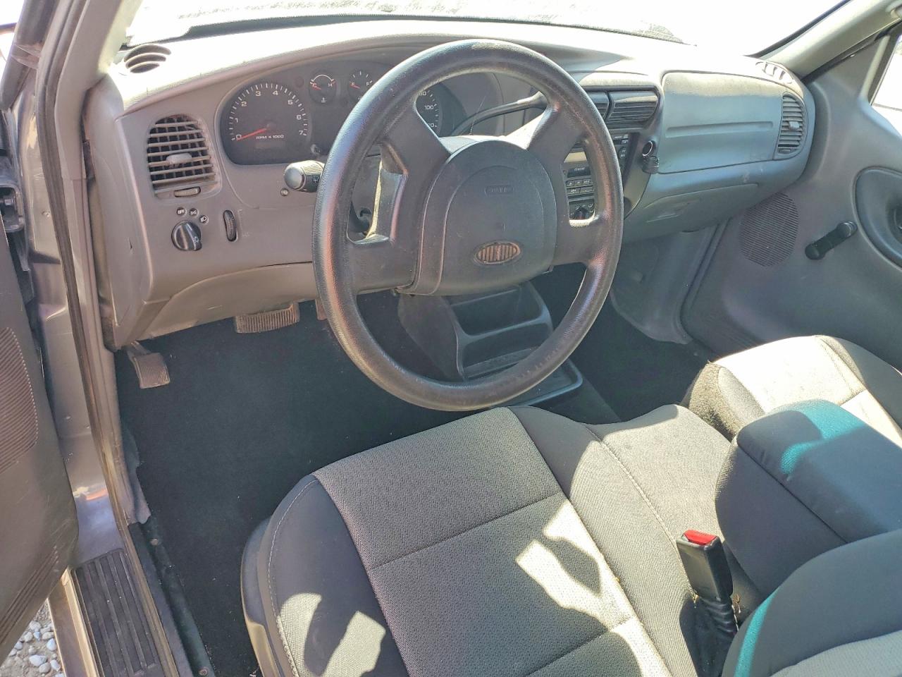 2004 Ford Ranger Серый vin: 1FTYR10D14PB51492
