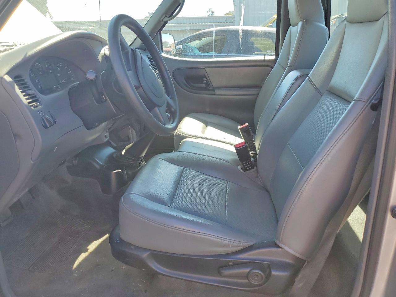 2005 Ford Ranger Silver vin: 1FTYR10D15PB02715