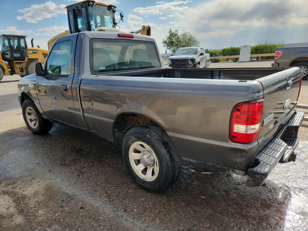 2009 Ford Ranger Gray vin: 1FTYR10D19PA05469 Damage: Left Bed Side, Dent(S) W/ Paint Dmg, 3 To 4 Inches