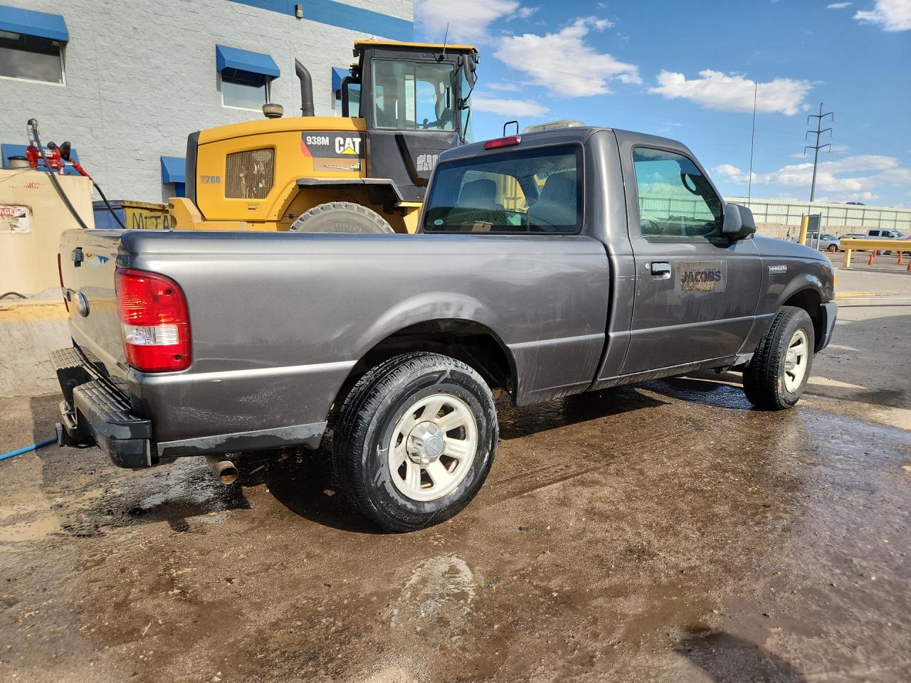 2009 Ford Ranger Gray vin: 1FTYR10D19PA05469 Damage: Right Front Door, Heavy Scratch, 1 To 2 Inches