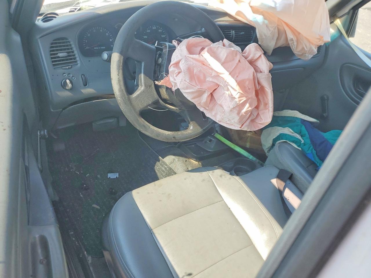2005 Ford Ranger Белый vin: 1FTYR10D25PA65061