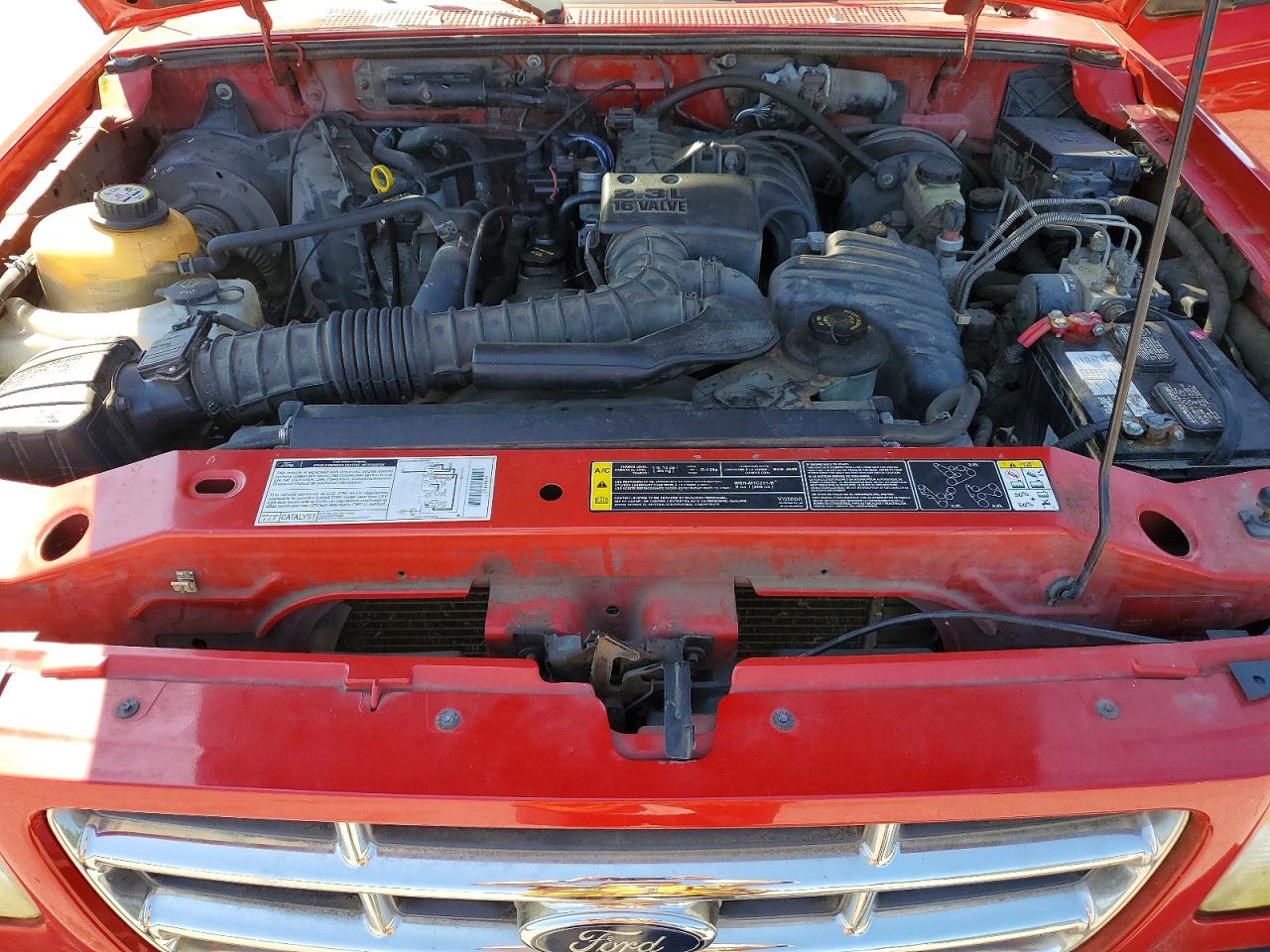 2002 Ford Ranger Red vin: 1FTYR10D32PB13257