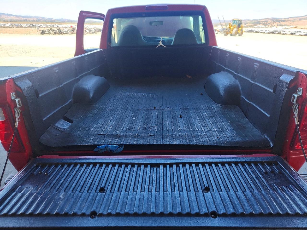 2003 Ford Ranger Red vin: 1FTYR10D33PB76165