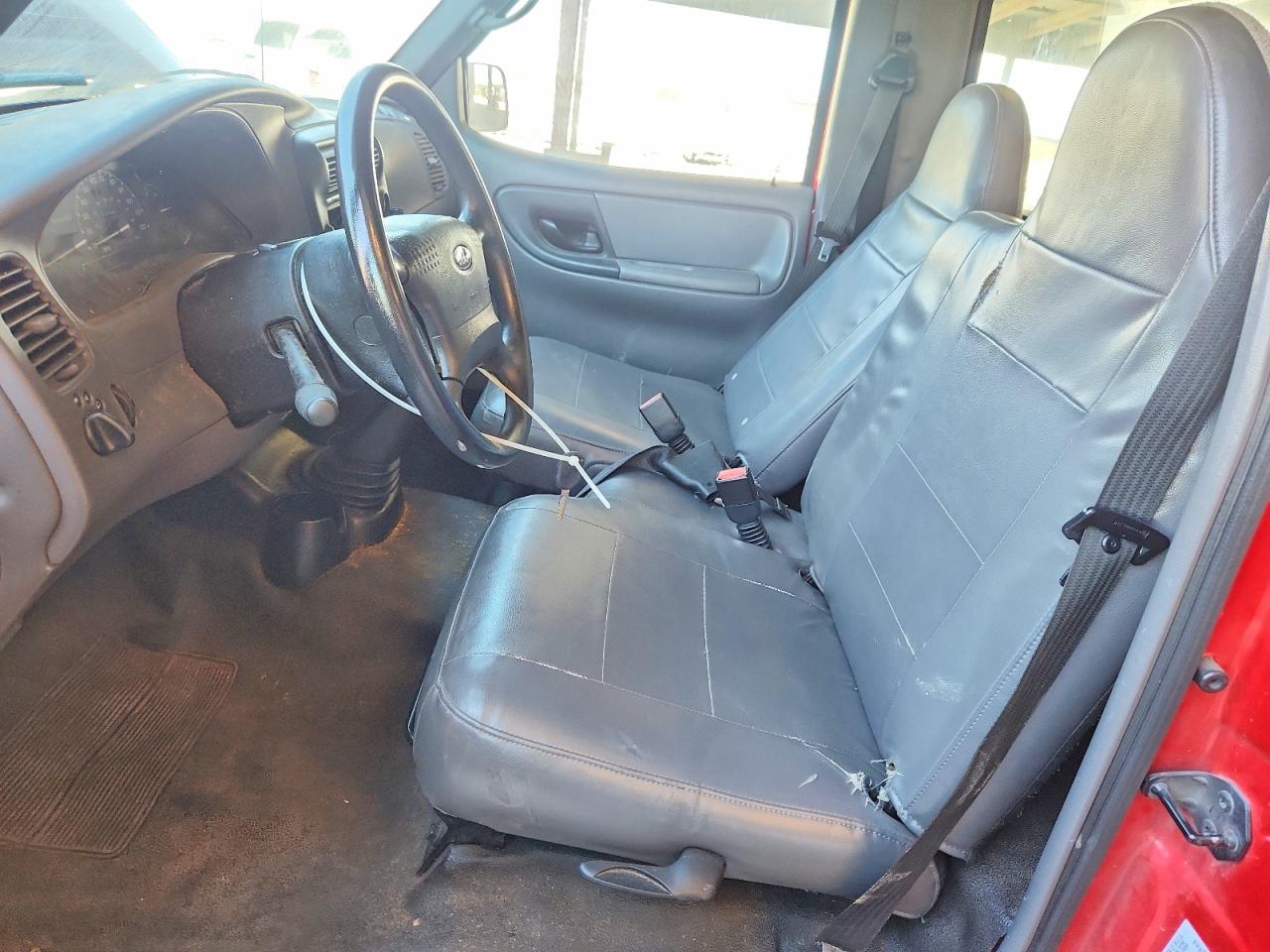 2003 Ford Ranger Red vin: 1FTYR10D33PB76165