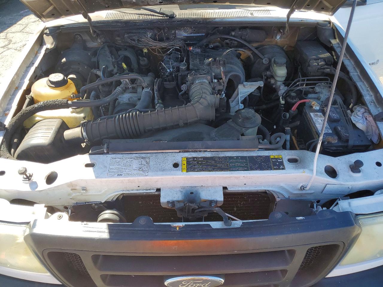 2004 Ford Ranger White vin: 1FTYR10D34PB31518
