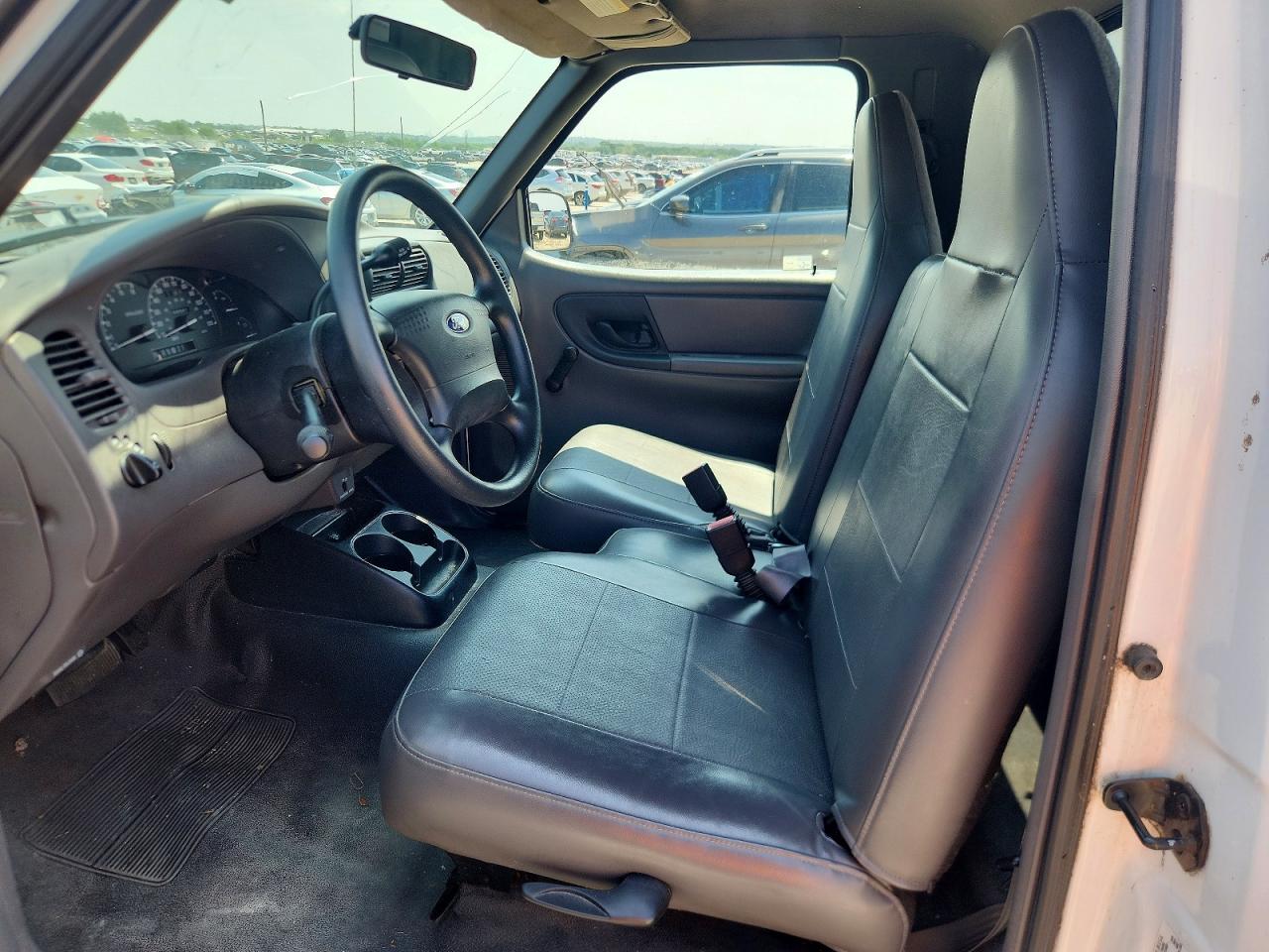 2002 Ford Ranger White vin: 1FTYR10D42PA76770