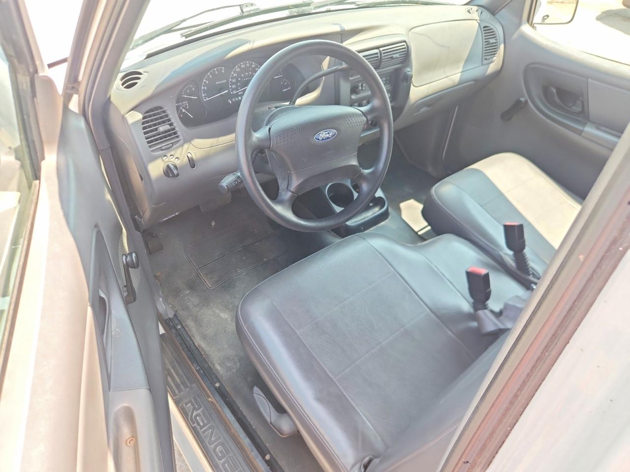 2002 Ford Ranger White vin: 1FTYR10D42PA76770