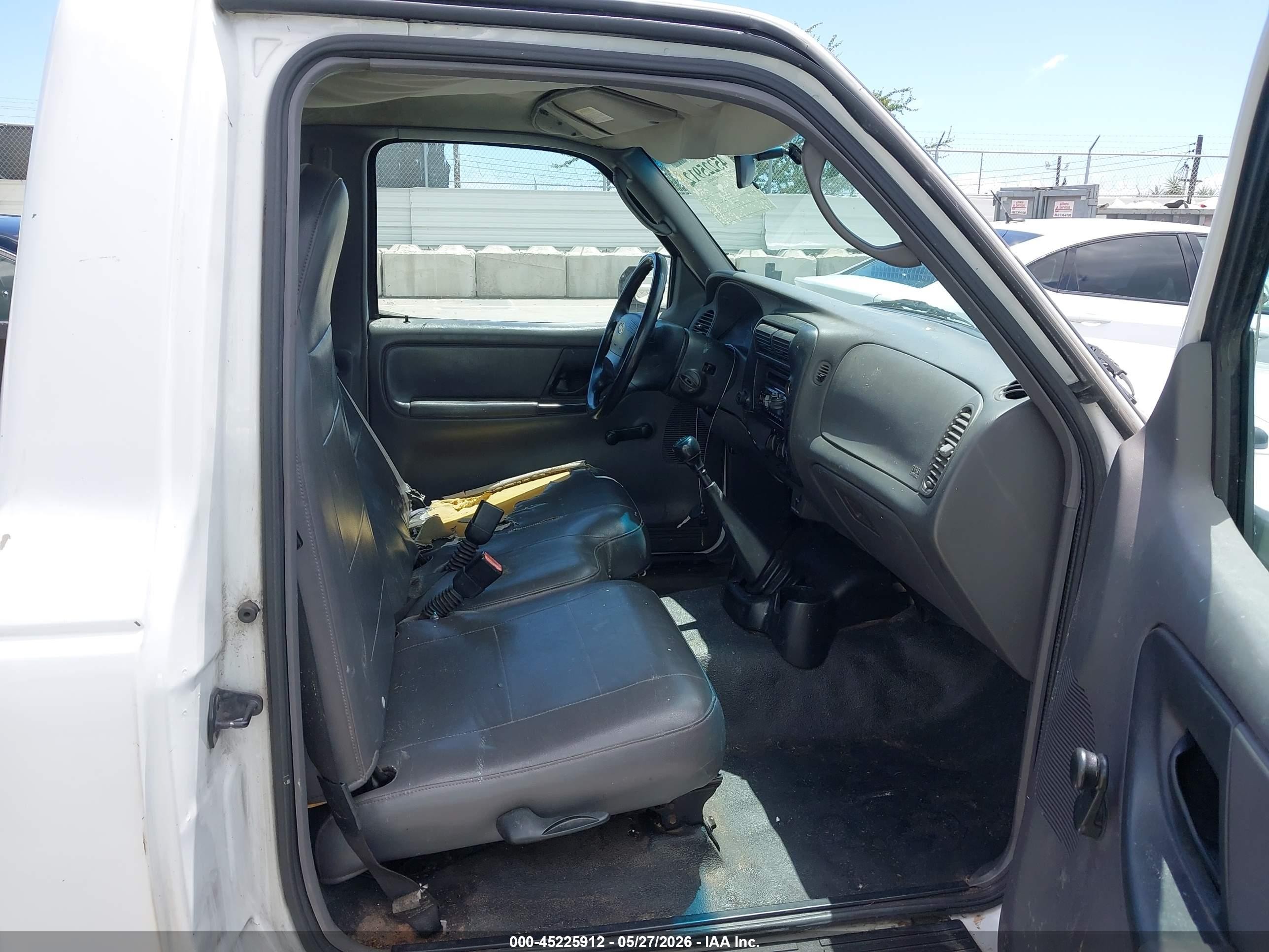 2003 Ford Ranger   Белый vin: 1FTYR10D43TA41848