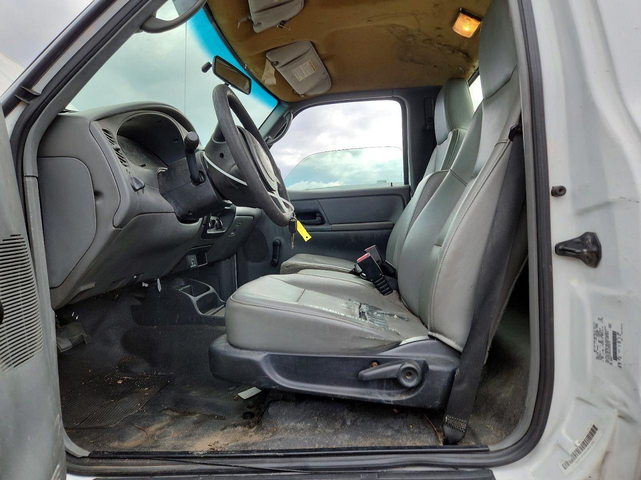 2004 Ford Ranger White vin: 1FTYR10D44PA58675