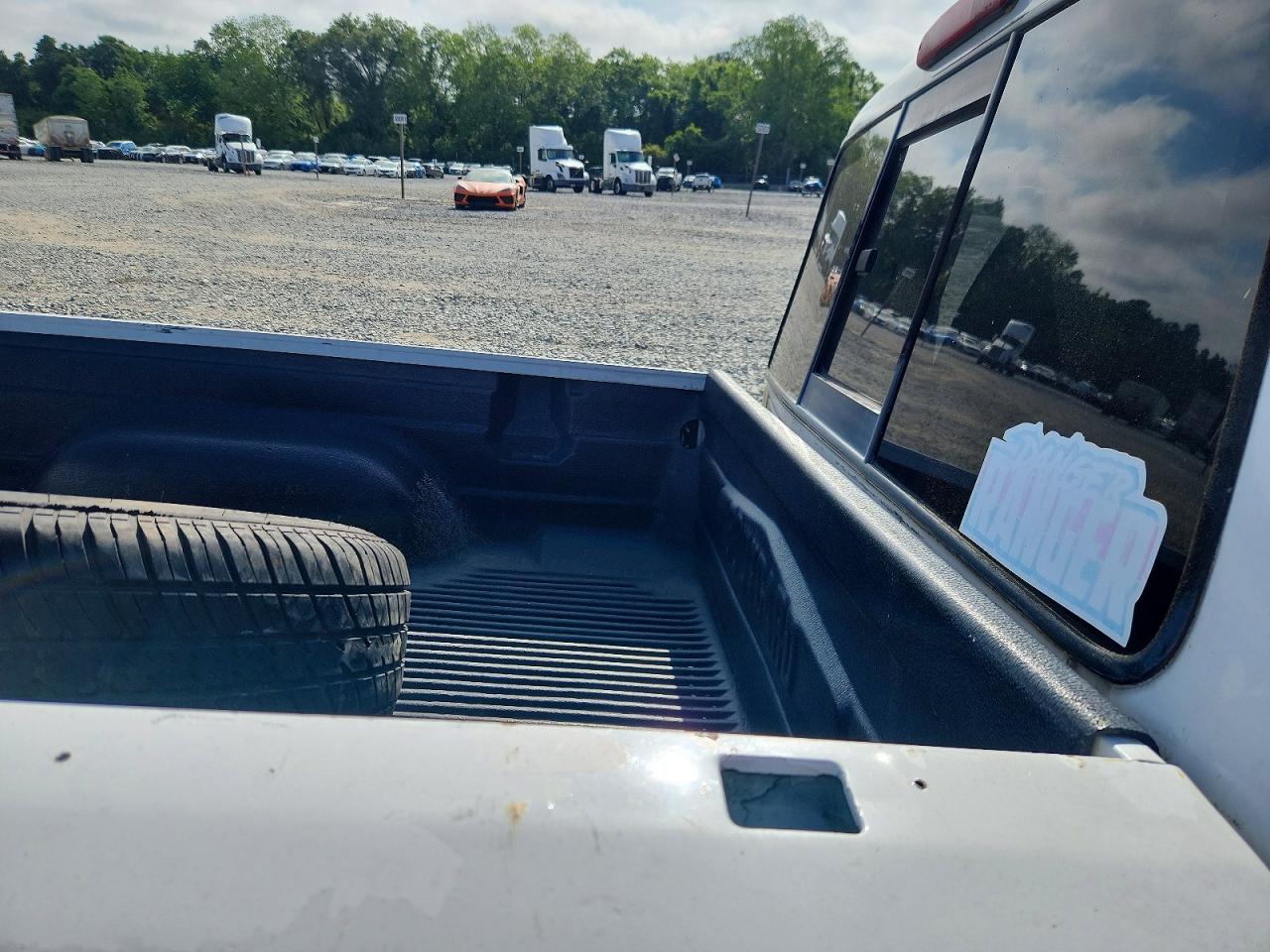2003 Ford Ranger White vin: 1FTYR10D53PA14683